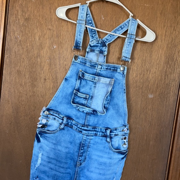 Overalls - Picture 4 of 6
